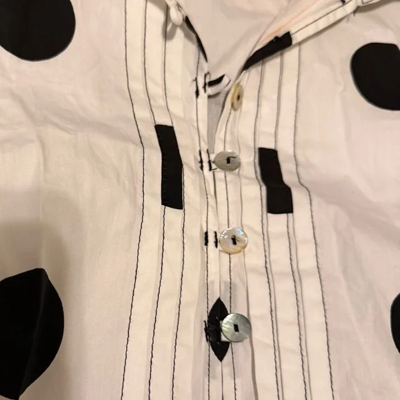 NWOT!! BUCKETLIST 100% Cotton Ruffled Short Sleeve White/Black Polka Dot Blouse - Picture 5 of 7
